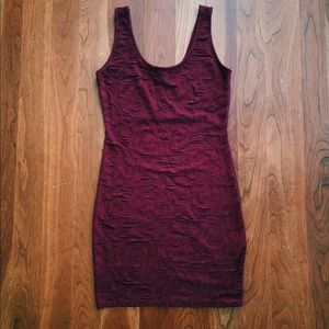 Maroon textured bodycon dress